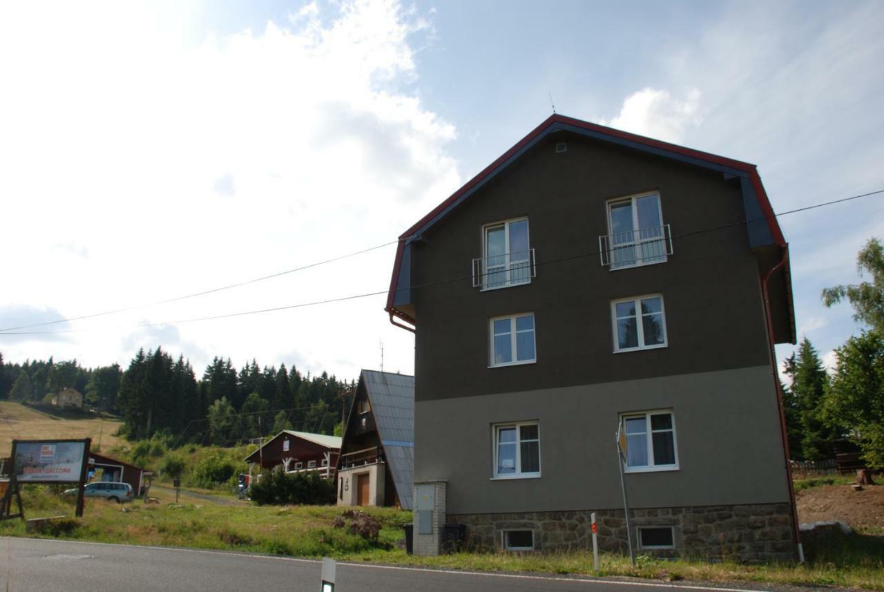 Apartman Raketa Pernink Екстер'єр фото